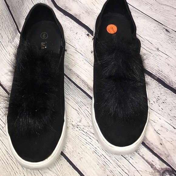 Cute Pom Pom sneakers Black Size 9 Massani - Picture 4 of 8